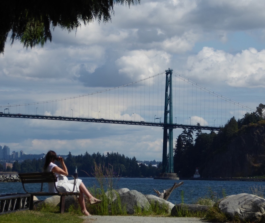 Lions Gate Bridge, linking West Vancouver and Stanley Park in Vancouver, 12 km from our home. 