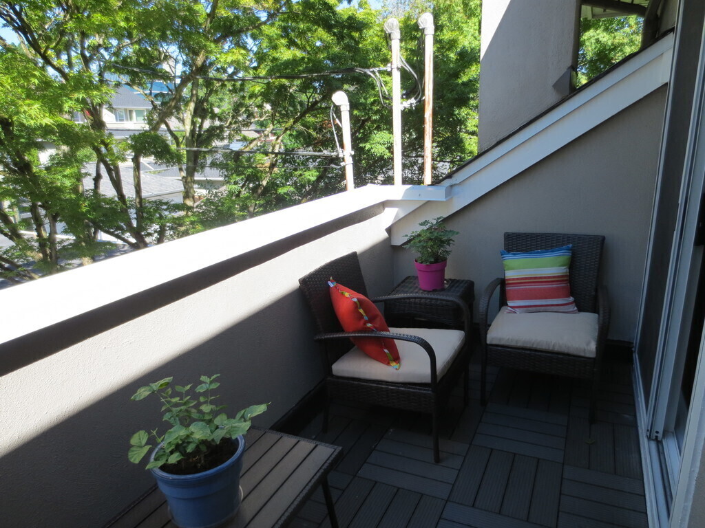 Small balcony off master bedroom