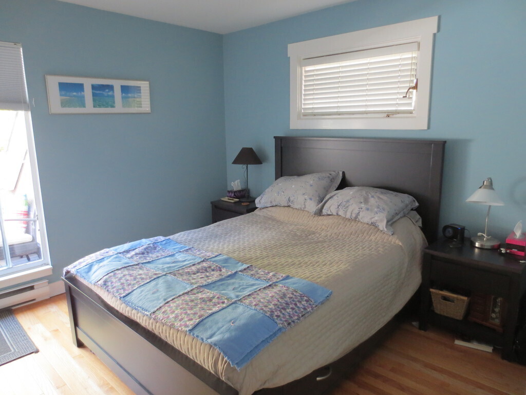 Master bedroom with queen bed