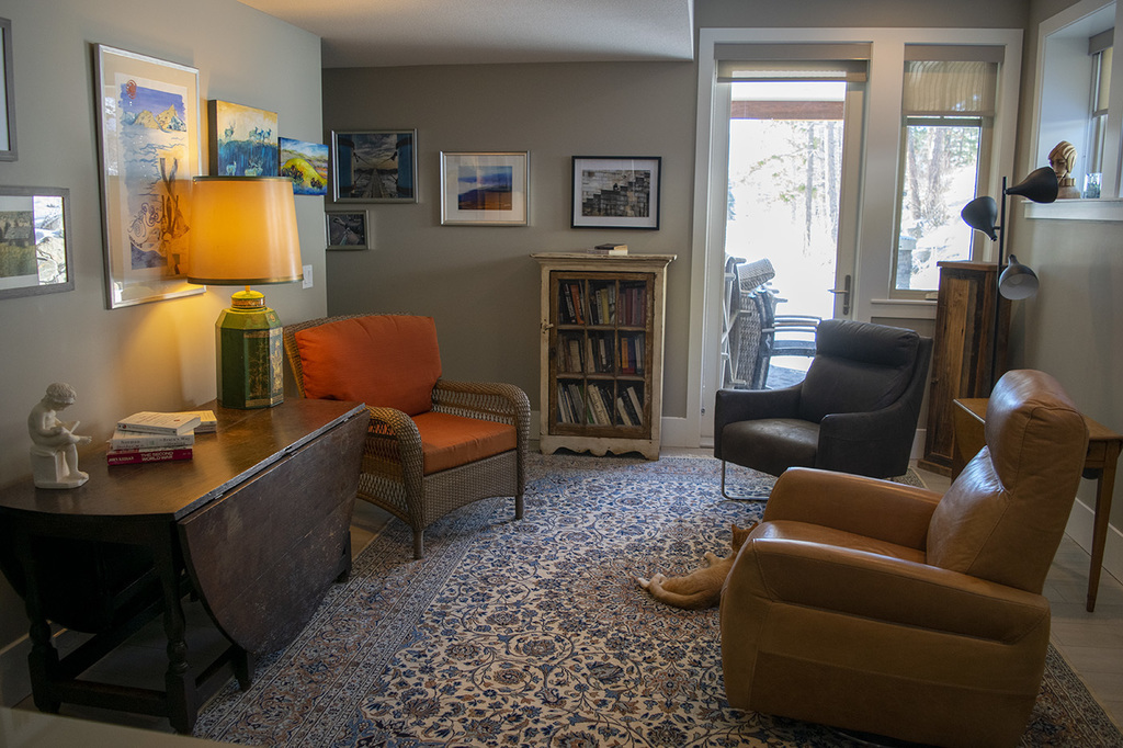 sitting room for reading and games