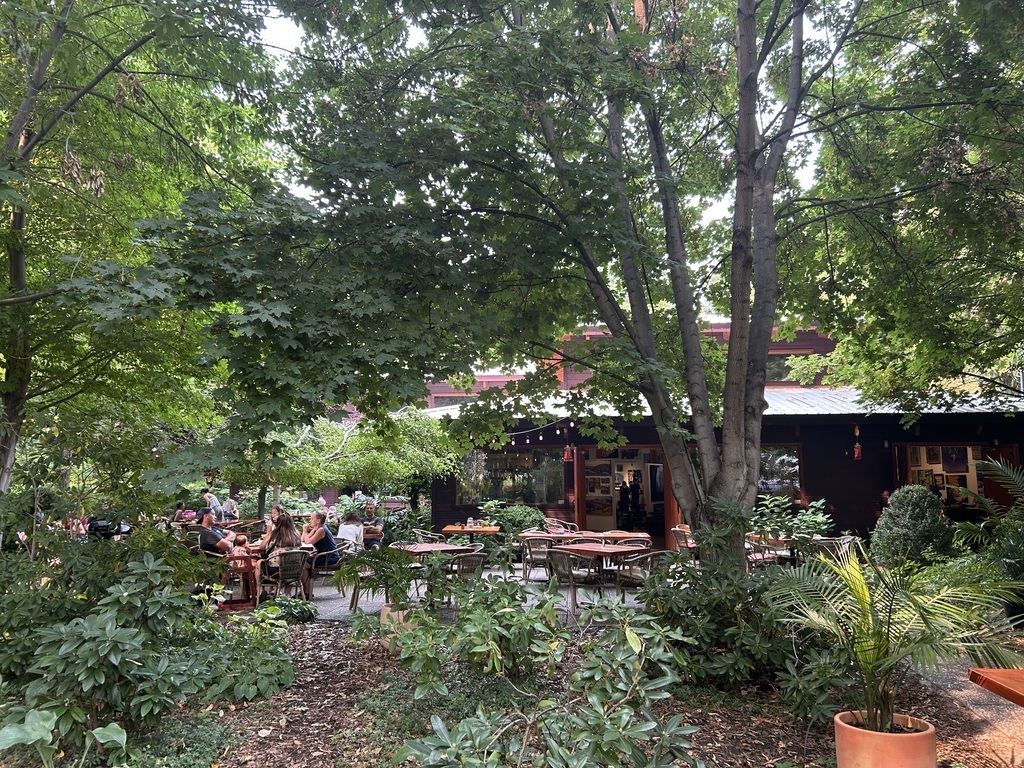 Linden Gardens coffee spot in Kaleeden