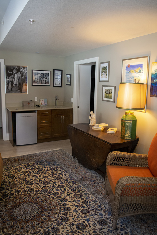sitting room with bar fridge