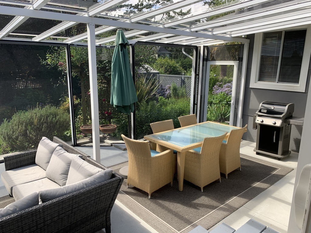 Covered back patio - off TV room