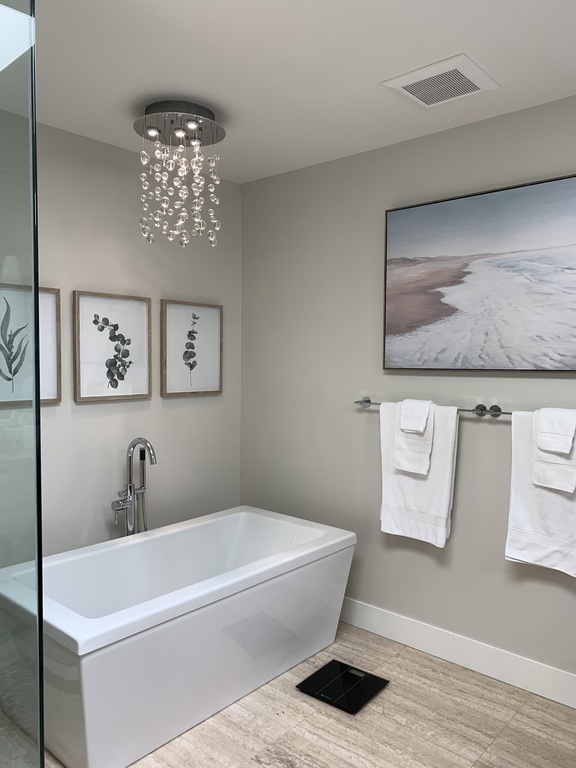 Primary bedroom - ensuite bathroom