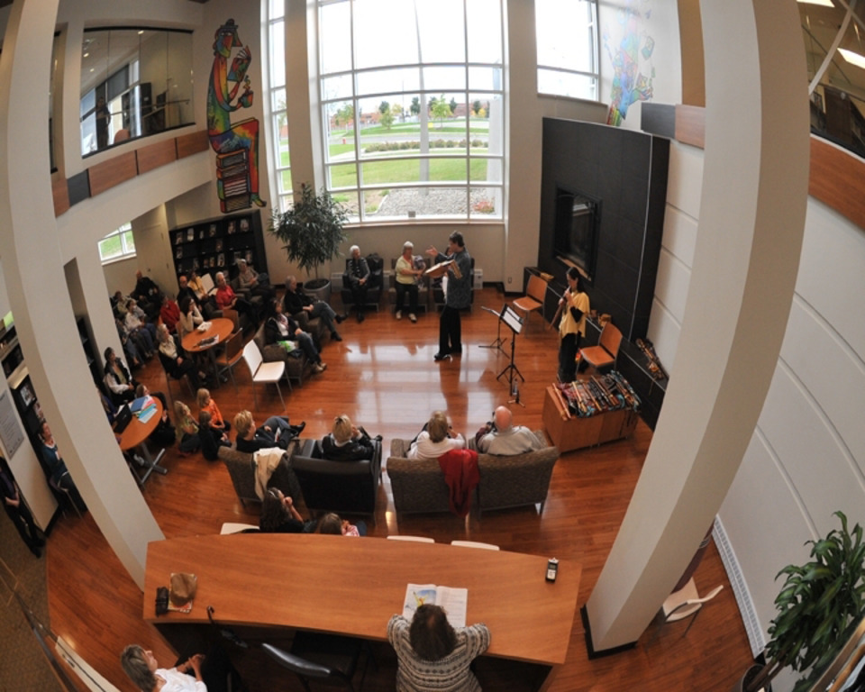 Sainte-Thérèse Library / Bibliothèque municipale de Sainte-Thérèse