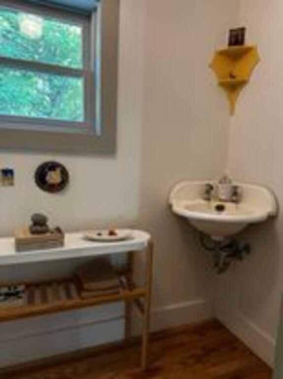 Small bathroom on main level