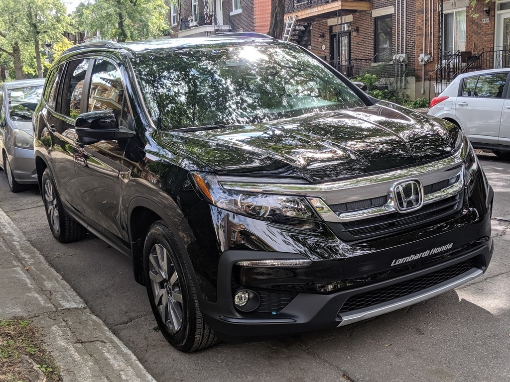 Honda Pilot 2019 (driver + 7 passengers, 2 child seats available)