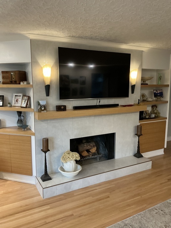 Main floor Living room 