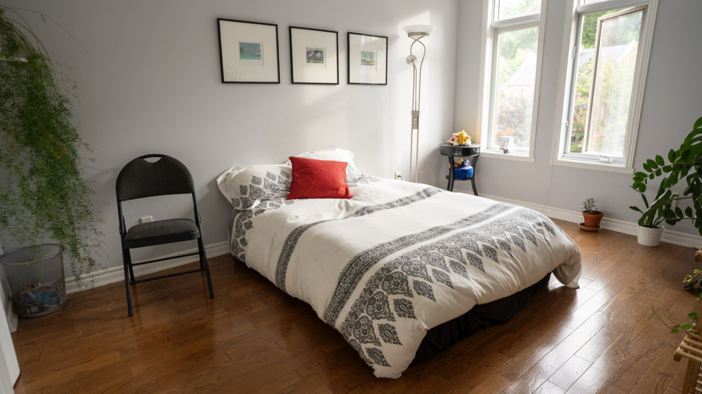 second bedroom, double bed