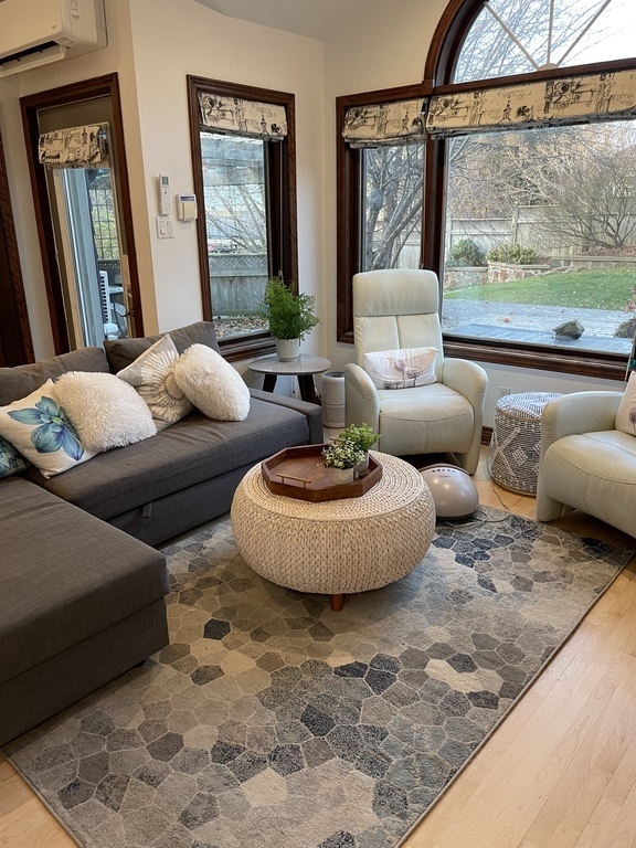 Sitting area in kitchen 