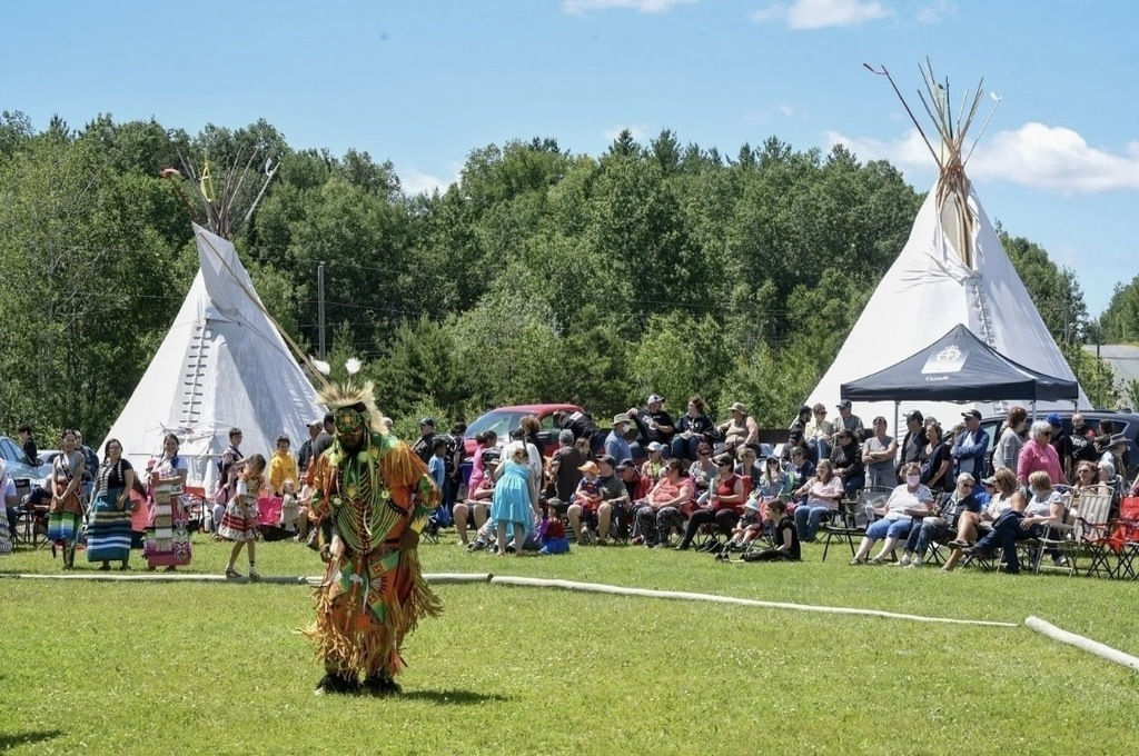 pow-wow Première Nation à Papineau en juillet
