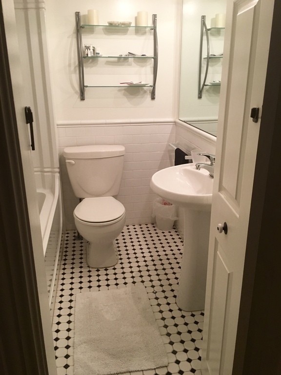 second full bathroom/deuxième salle de bain complète