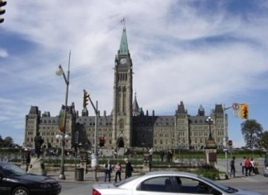 The Canadian Parliament Buildings / Les édifices du Parlement du Canada