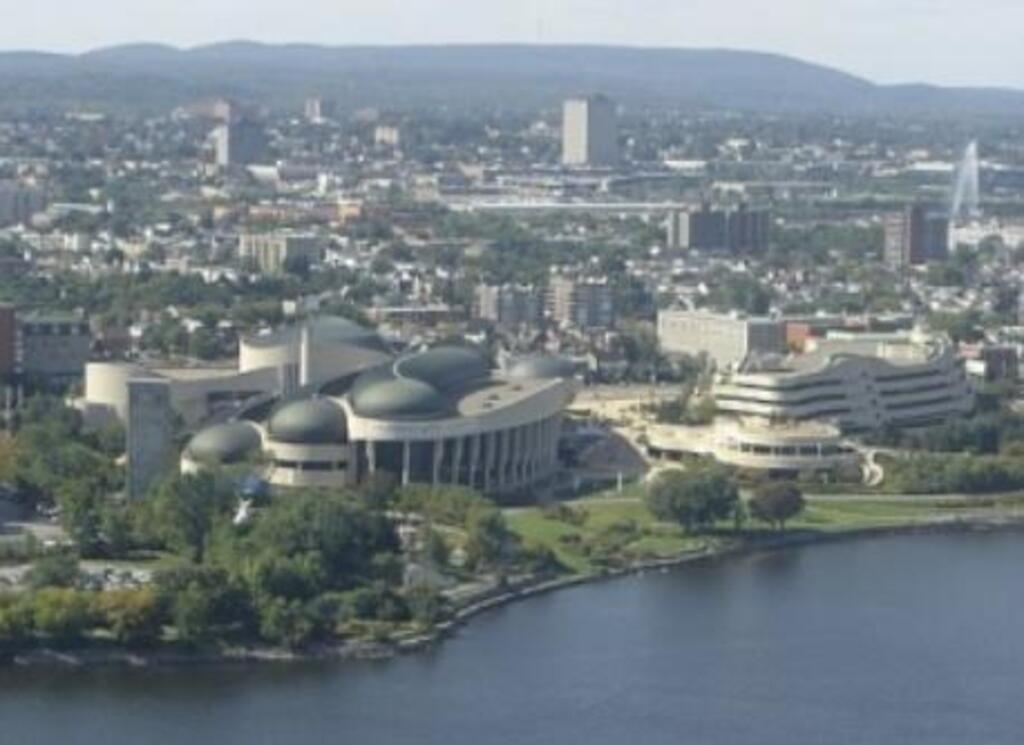 Downtown Gatineau Quebec next to Ottawa /Centre-ville de Gatineau Québec prochaine à Ottawa