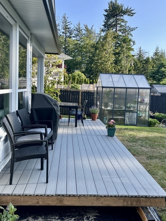 Back deck with bbq and seating