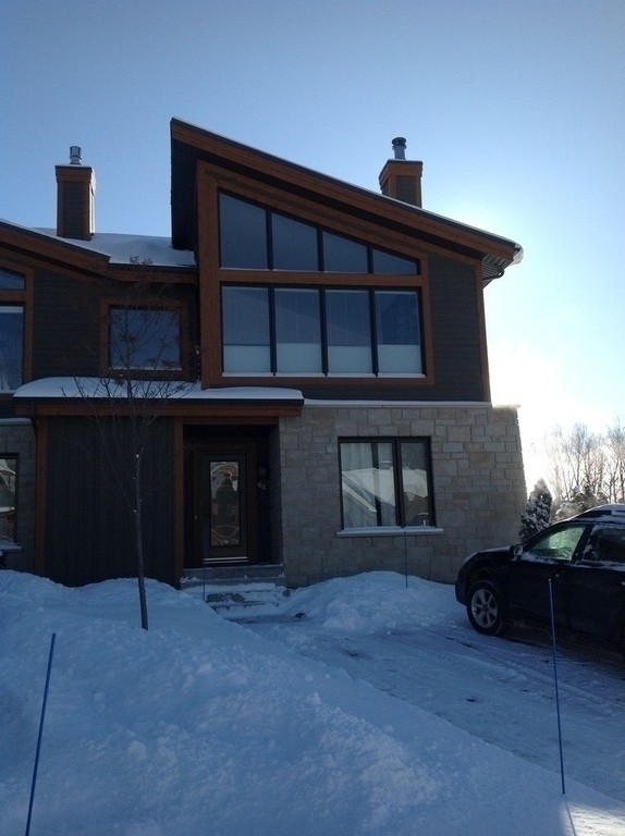 Jumelé avec 5 chambres avec magnifique vue sur le mont Ste-Anne