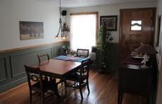 Dining room / salle à manger