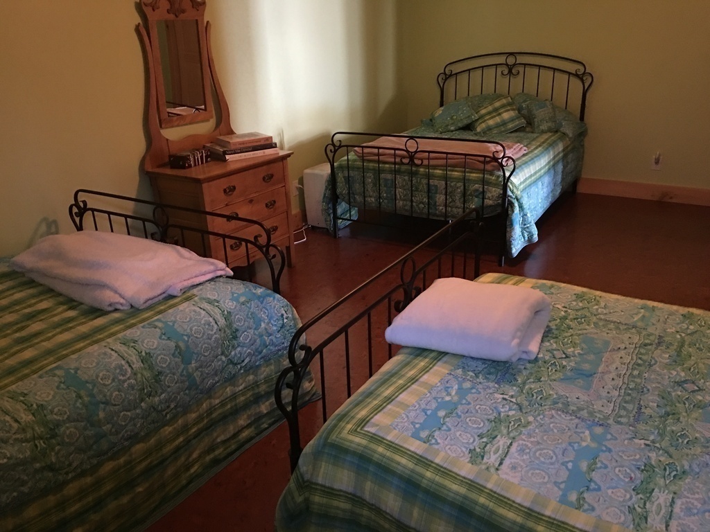 La chambre pour 6 personnes, 3 lits doubles