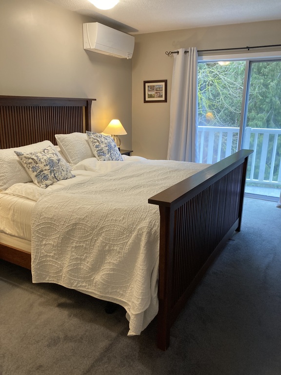 Master bedroom 
King