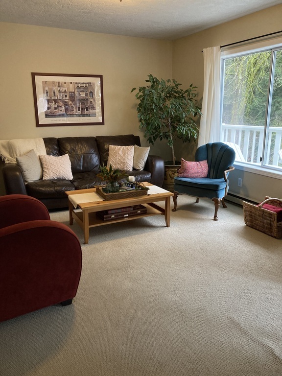 Sitting room off kitchen