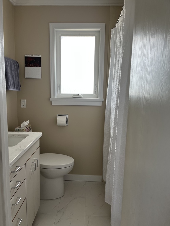 Ensuite bathroom off main bedroom
