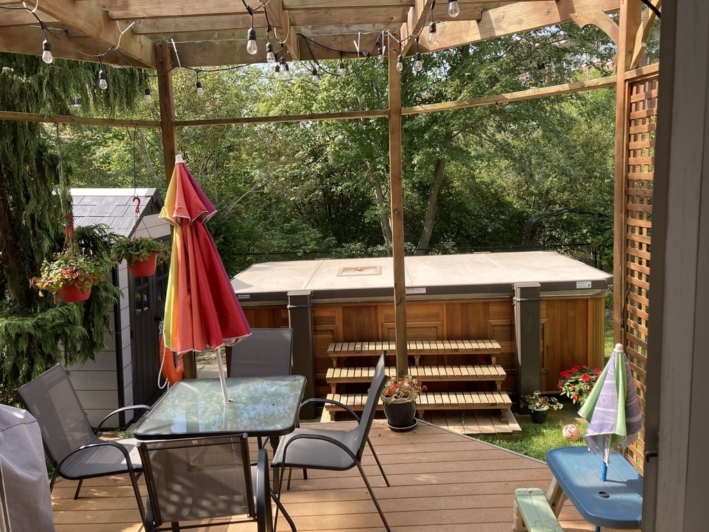 Propane barbecue to grill outside. Swim spa hot tub for all year swimming.