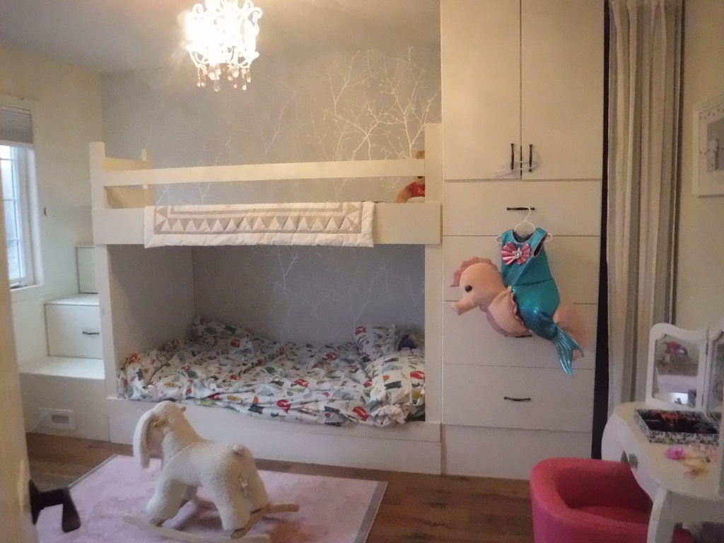 Bedroom #3 (single bunkbeds)