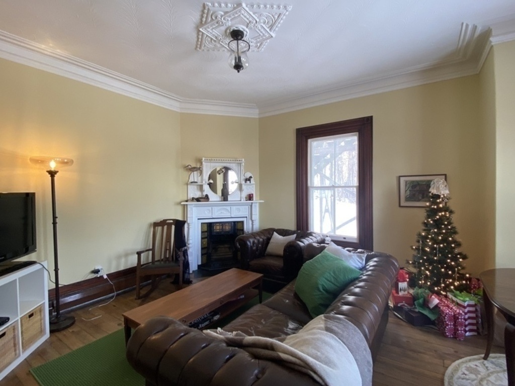 Cosy den for reading and TV