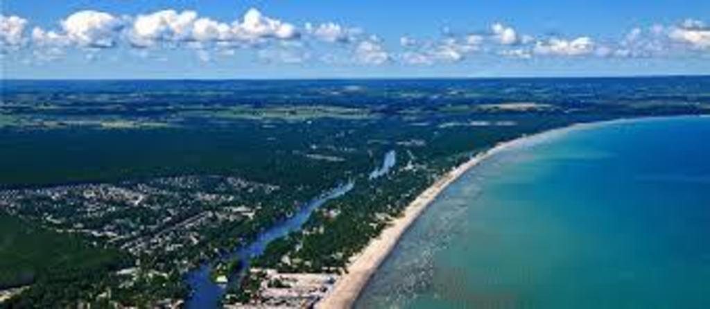 World’s longest freshwater beach - Wasaga Beach - just 30 minutes away.
