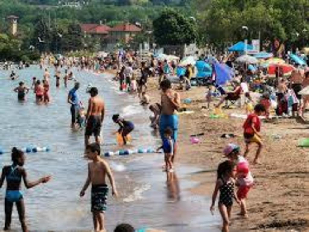Public beaches on the Kempenfelt Bay waterfront on Lake Simcoe. 