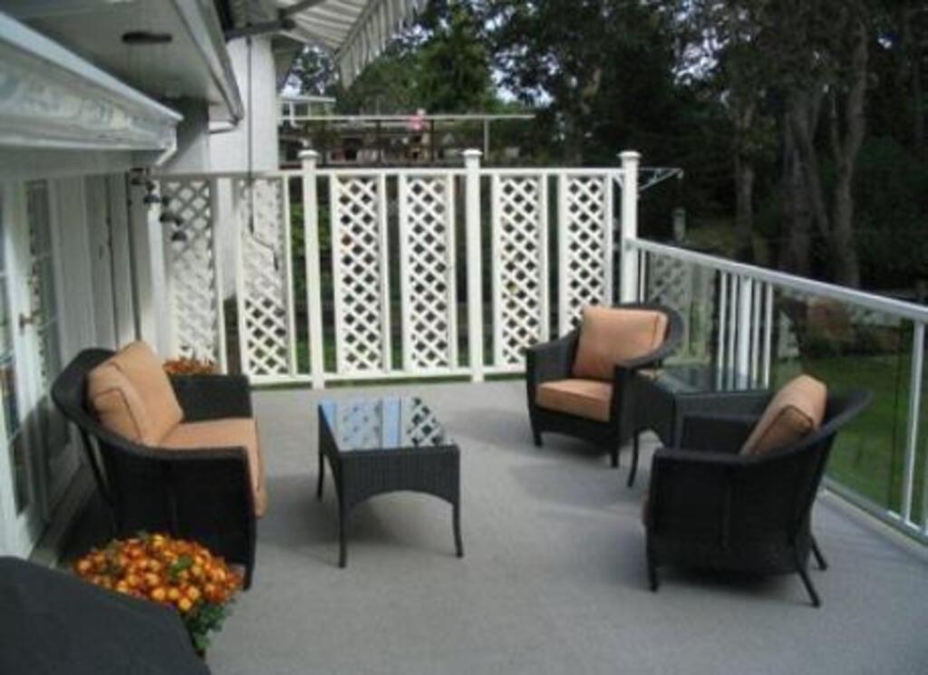 Deck off the kitchen 