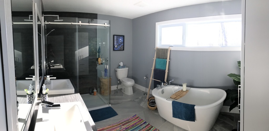 Main bathroom