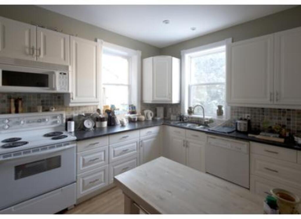 Beautifully renovated kitchen