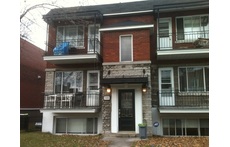 L'appartement est à gauche, en haut