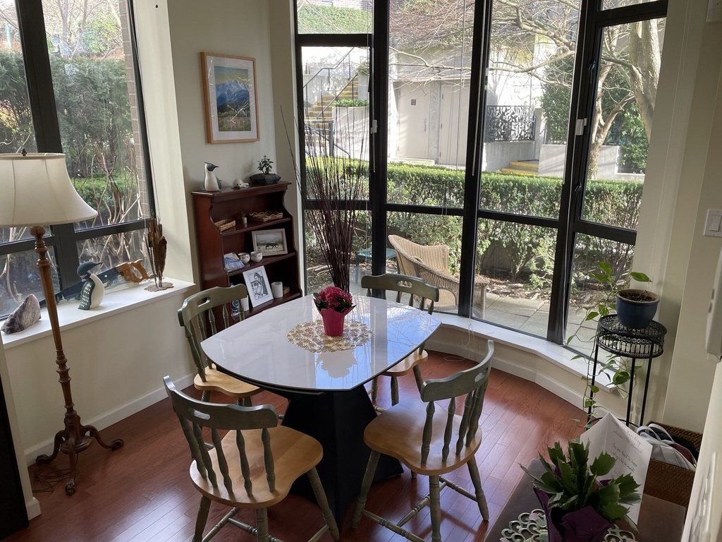 Dining area and front patio.
