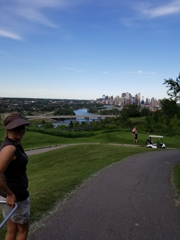 Shaganappi Golf Course - only 6 kms away