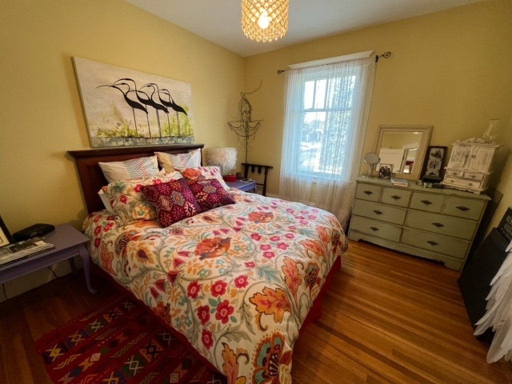 Second floor guest room