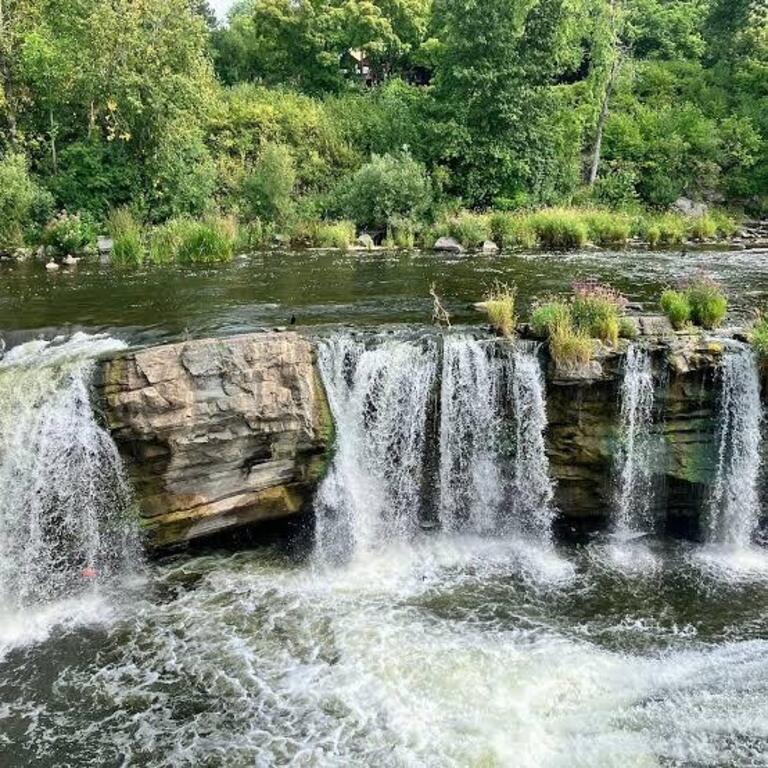 Hogsback Falls, 20 mins