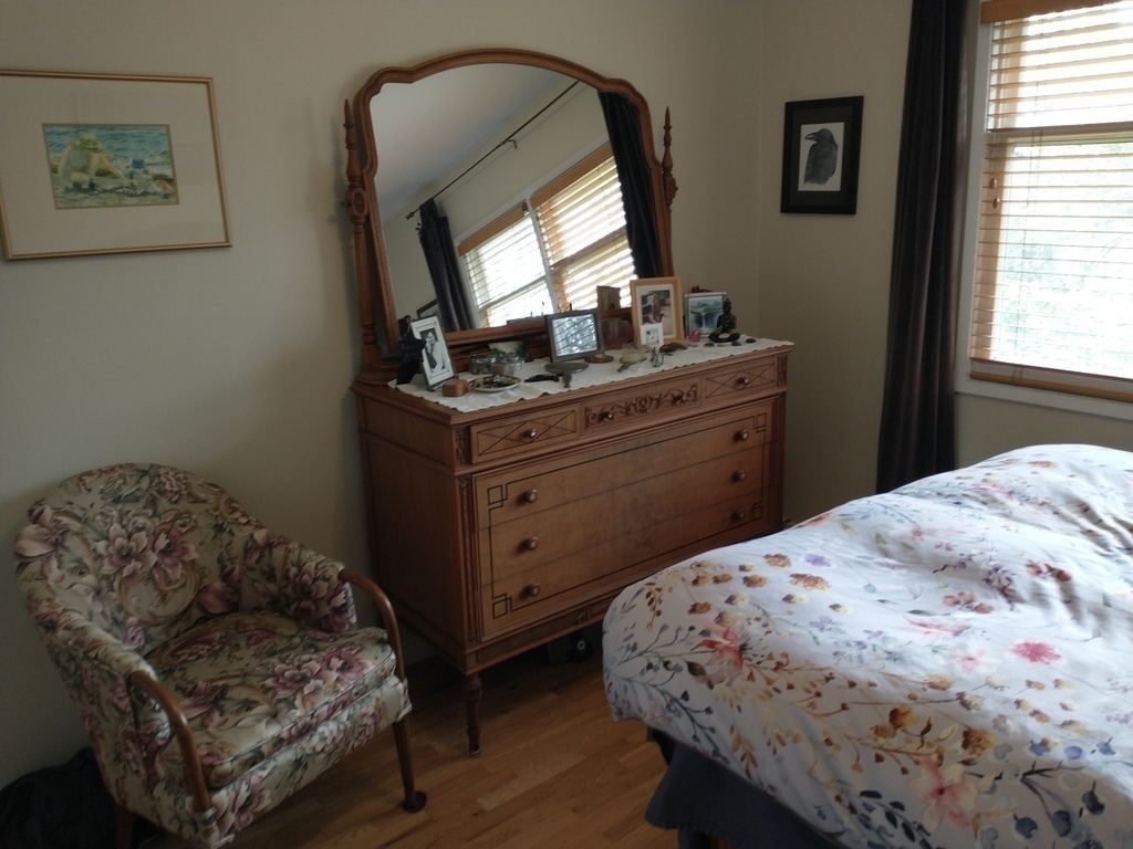 Upstairs main bedroom with double bed.