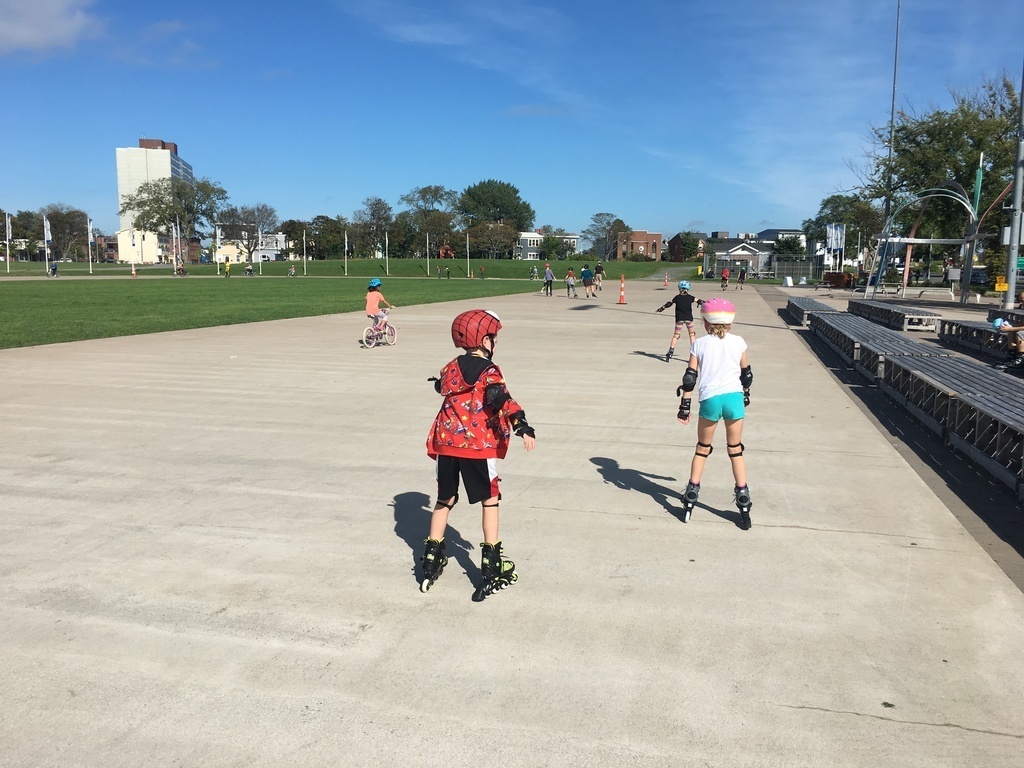 Summer at the Oval - free roller blades/bike rentals (15 min walk) 