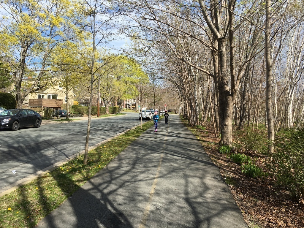 Multi-use trail (5 min walk)