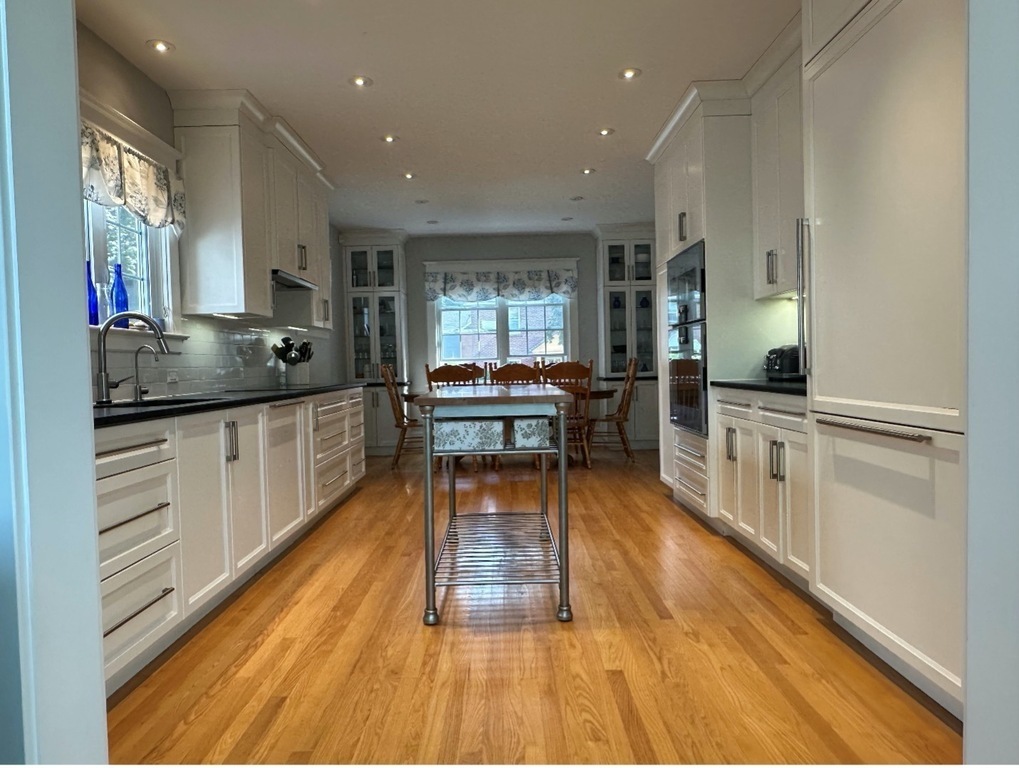 Spacious fully-equipped kitchen