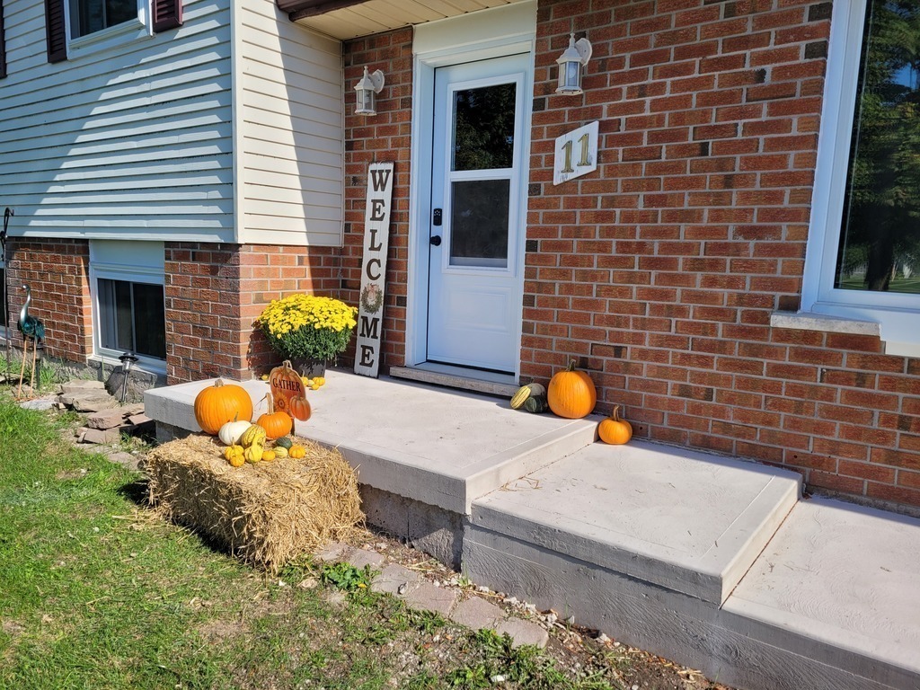 Fall front stoop