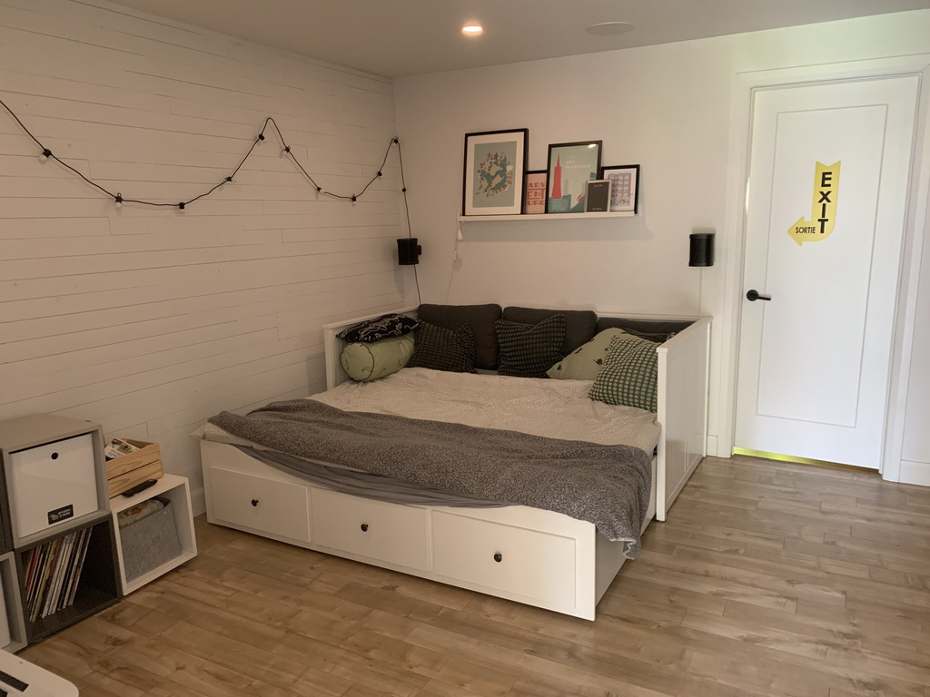 Basement (with an extra sofa bed)