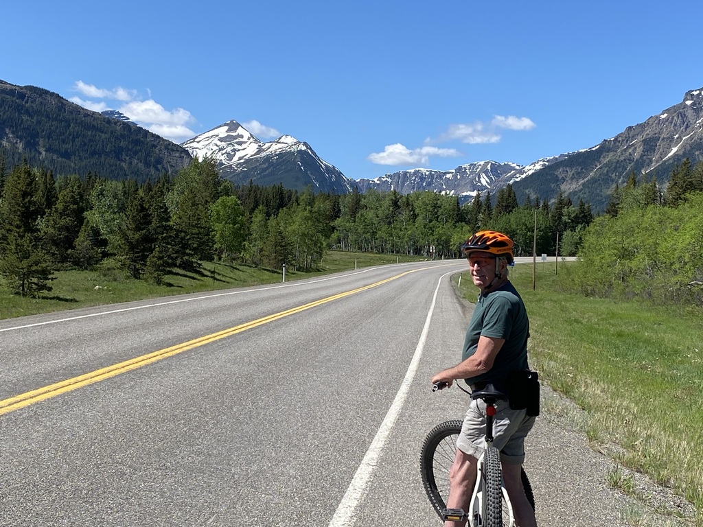 Cycling in the neighborhood