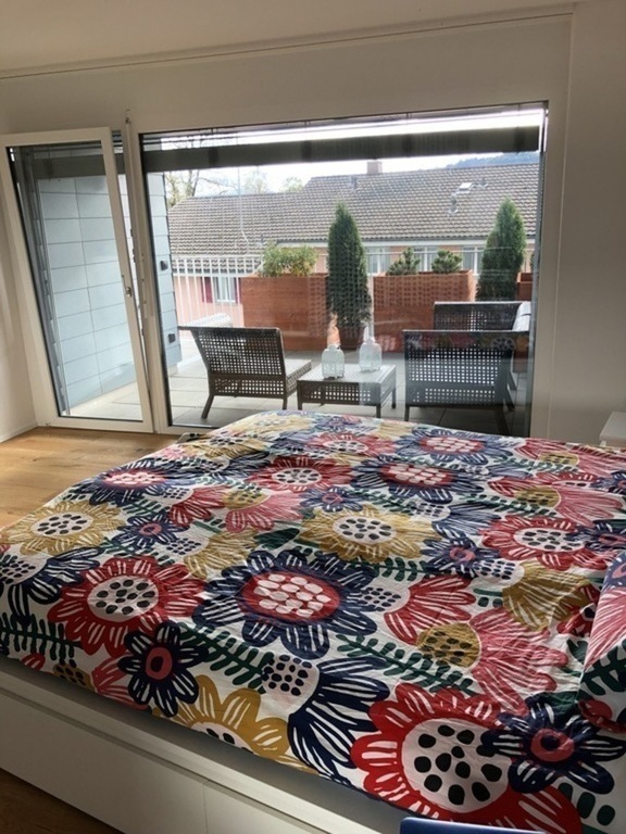 Parents bed room with the door to the terrace