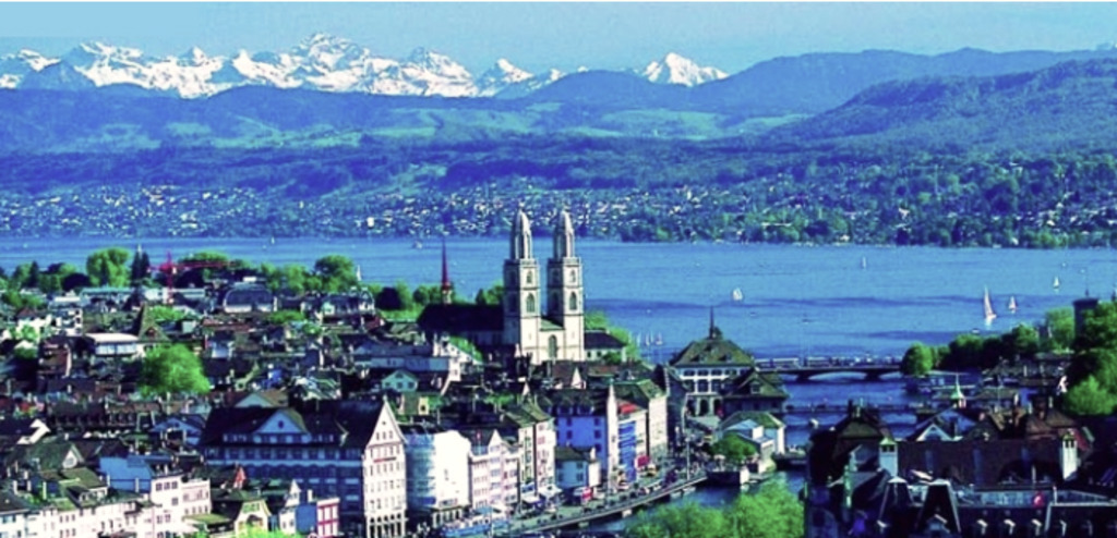 Zurich and the Zurich lake with the Alps in the background