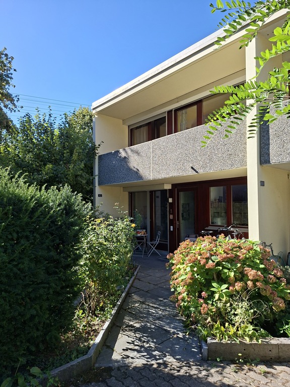 Front garden and main entrance