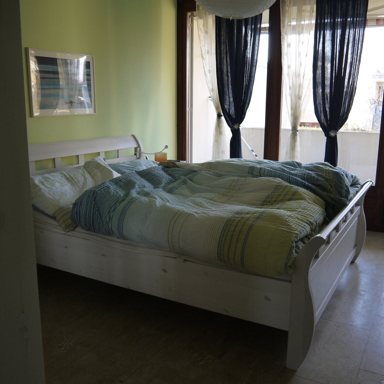 Unser Schlafzimmer im 1. Stock (geht auf den Garten hinaus) 