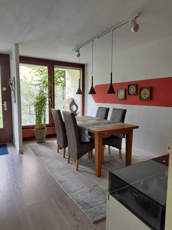 Unser Esszimmer mit Blick in den Vorgarten